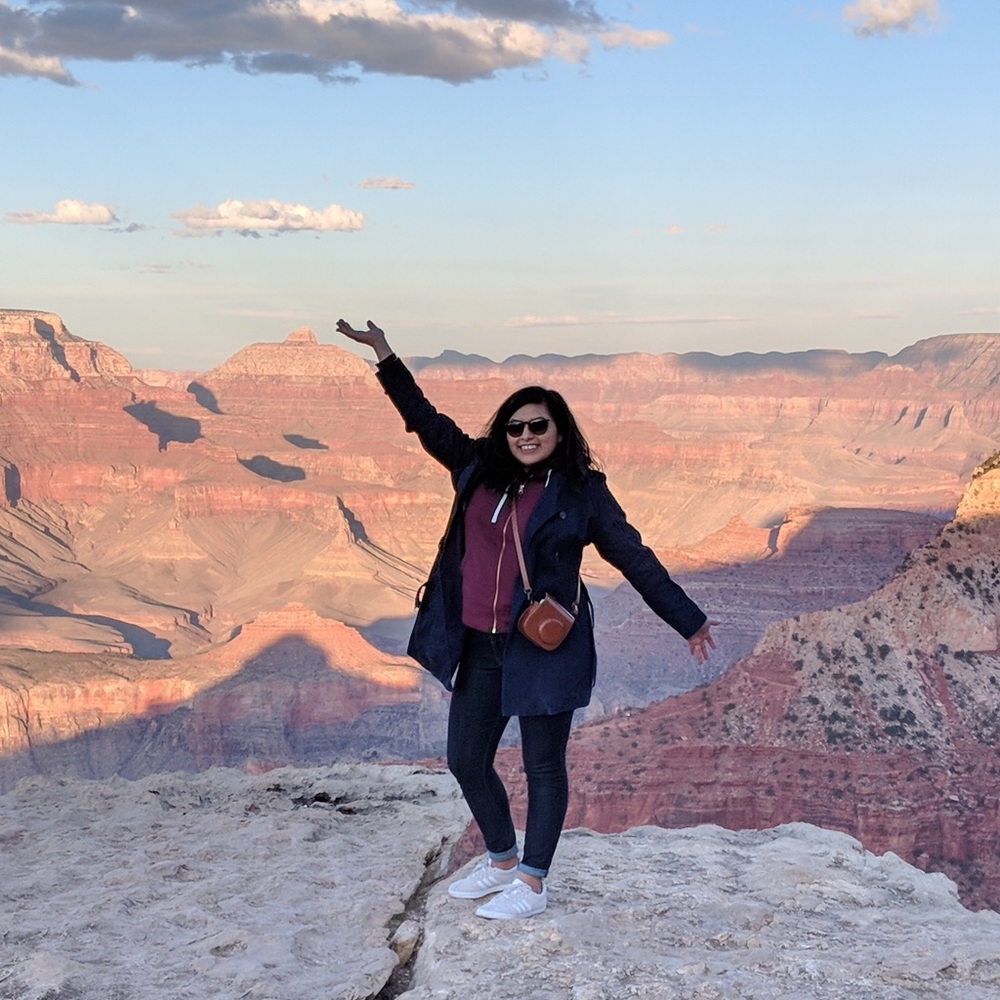 Meet your posher, Mayra